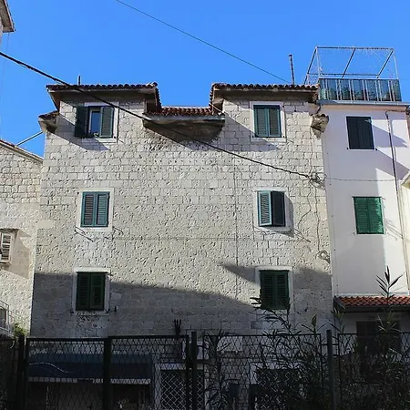 Apartman Tonci アパート